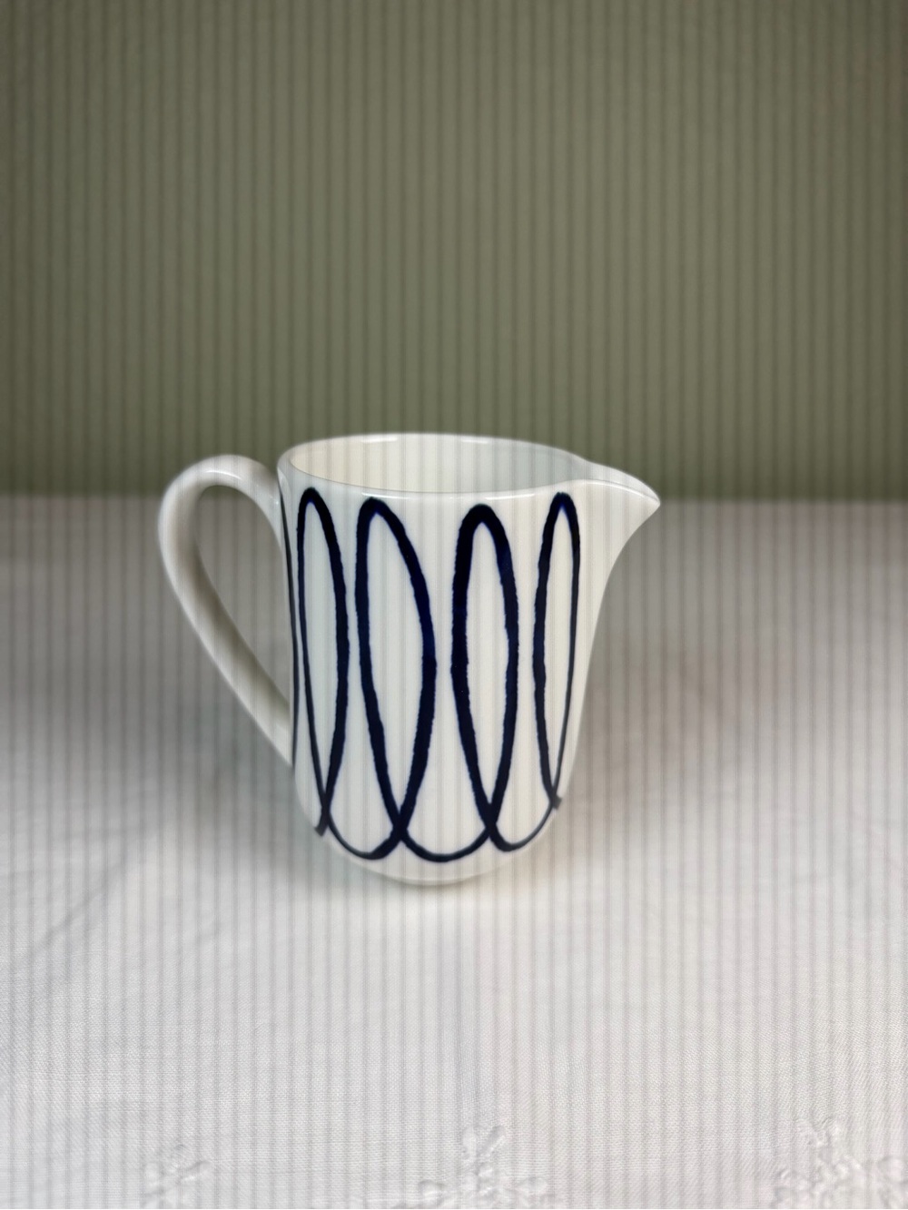 Kate Spade New York Charlotte Street Lenox Navy Blue Creamer